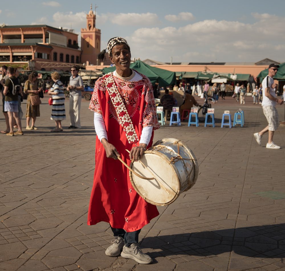 Pouliční hudebník na náměstí Jemaa el Fna